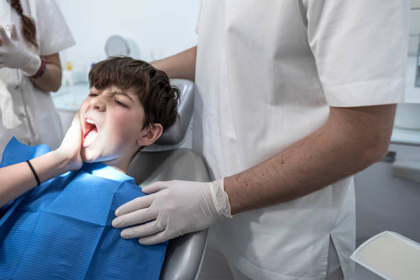 Best Emergency Tooth Extraction in Thomasboro, IL